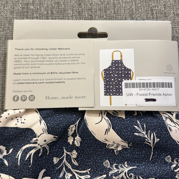 Brand new apron - Picture 2 of 3